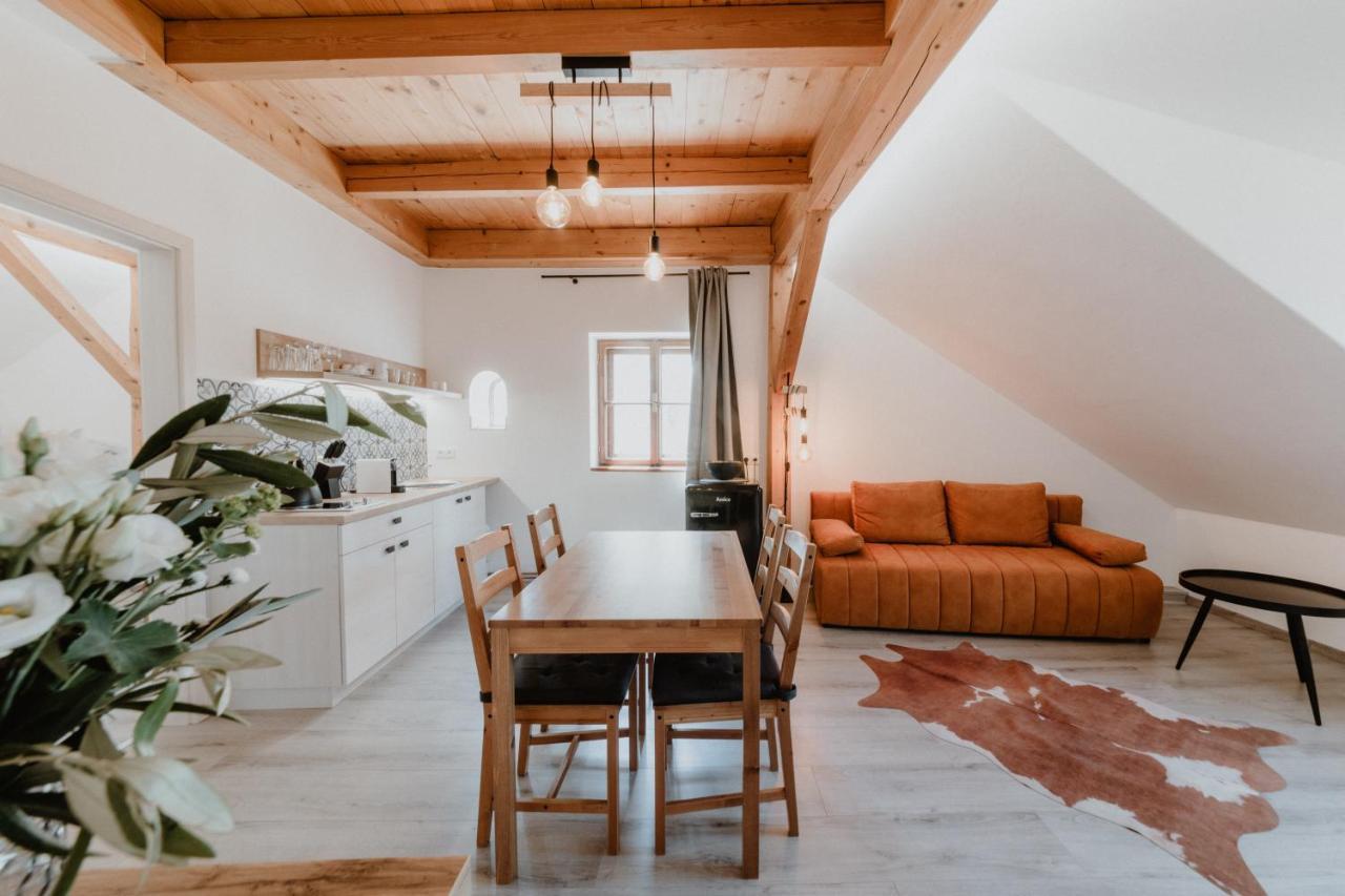 זנוימו Apartmany Stare Mesto מראה חיצוני תמונה