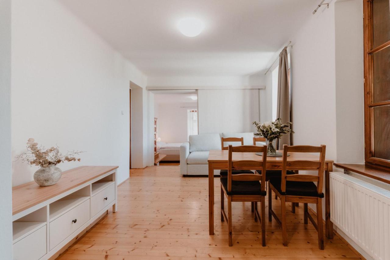 זנוימו Apartmany Stare Mesto מראה חיצוני תמונה